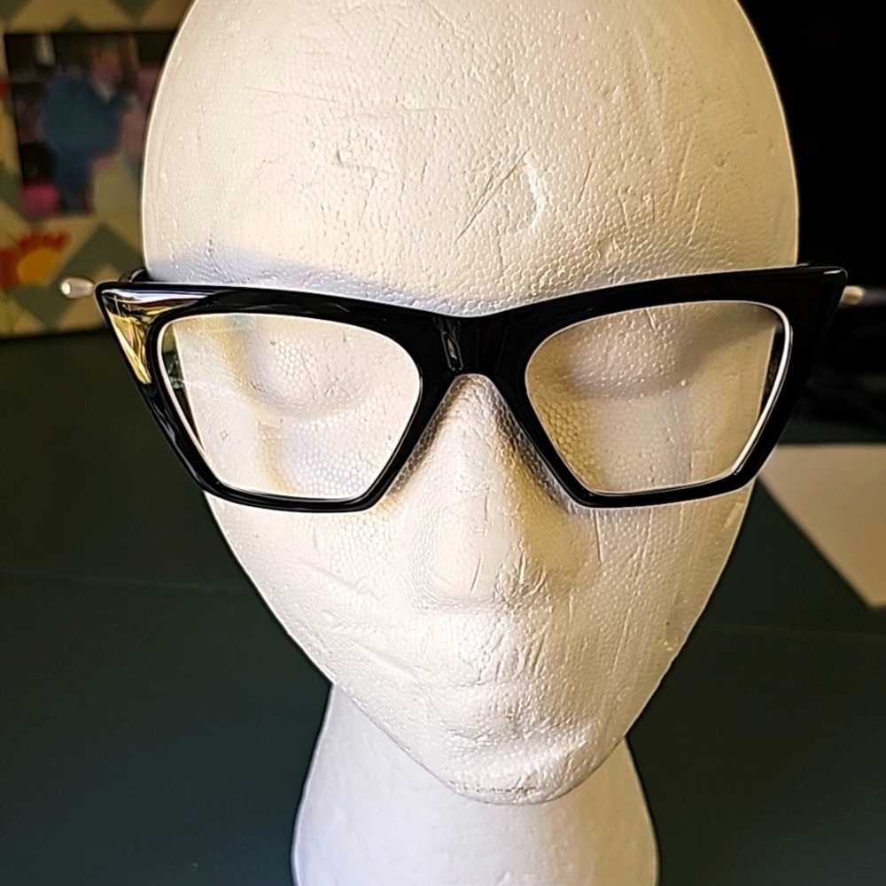 Zenni women's eyeglasses‎  👓 black. Cute style. Excellent condition.